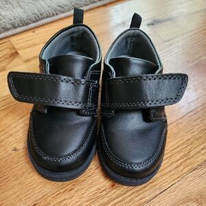 Oshkosh toddler shoes size 7